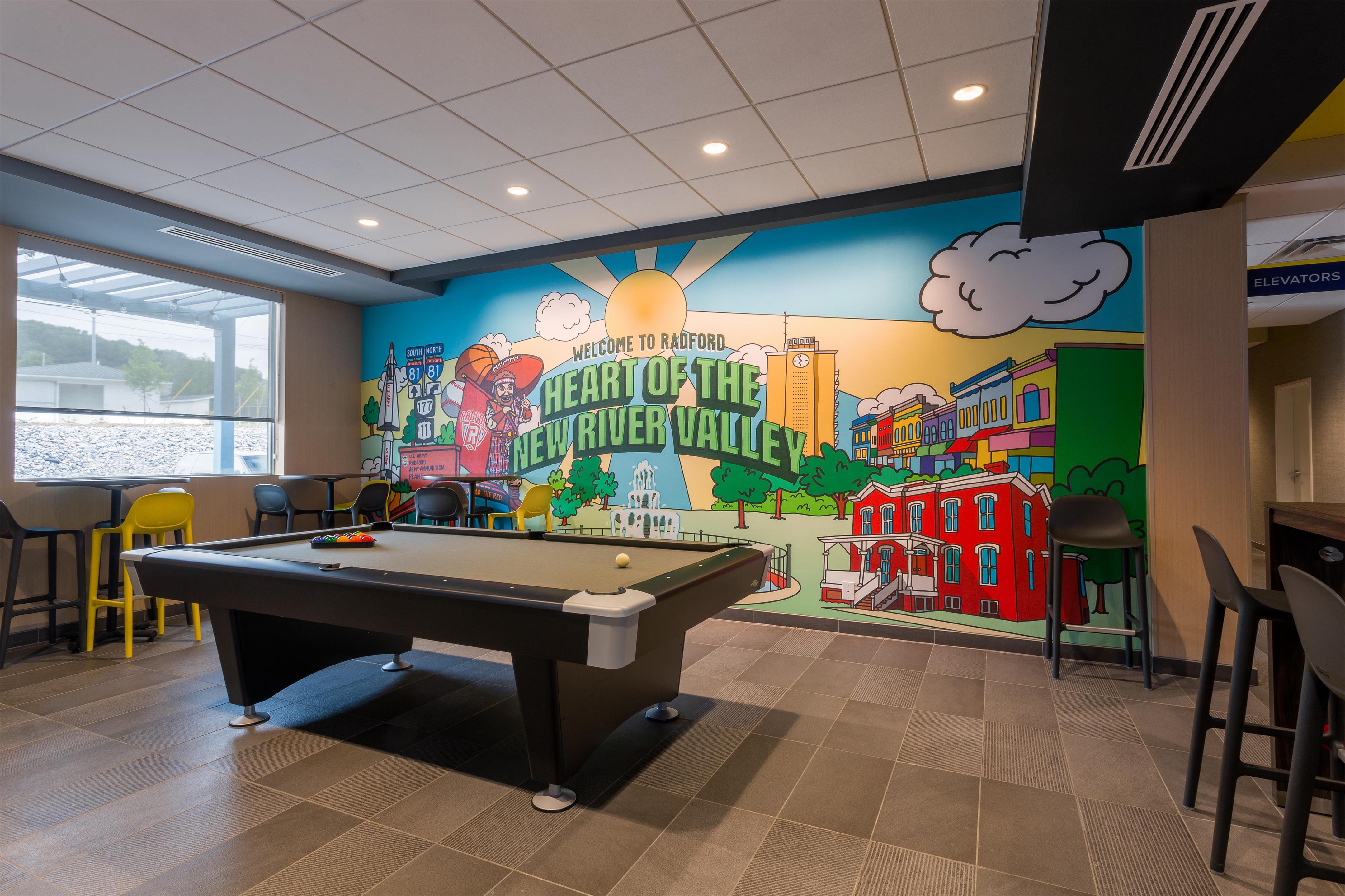 Lobby | Tru by Hilton Radford, VA