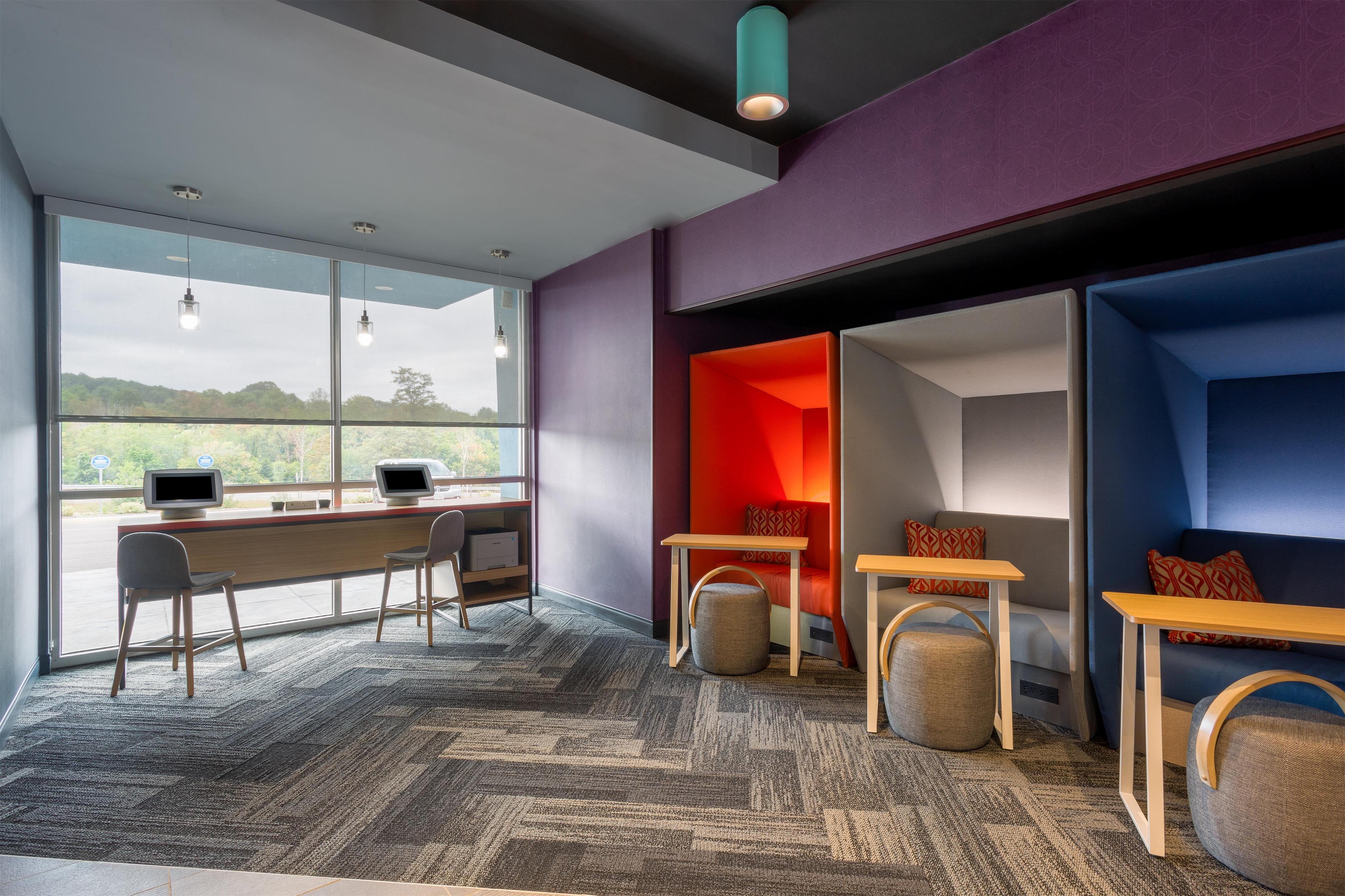 Meeting Room | Tru by Hilton Radford, VA