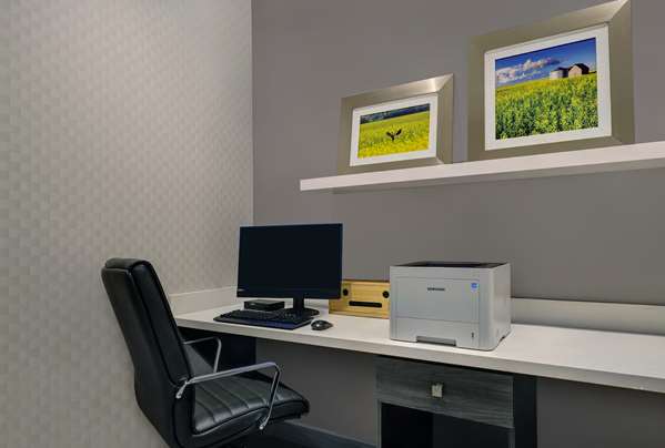 Conference Area - Hampton Inn & Suites Belleville