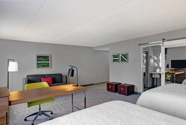  - Hampton Inn & Suites Belleville