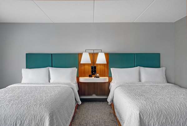  - Hampton Inn & Suites Belleville