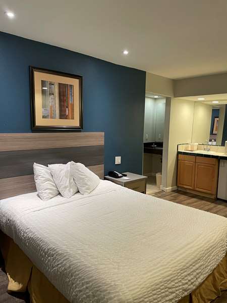 Suite - SureStay Hotel by Best Western San Rafael