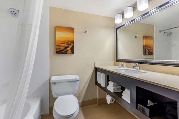  - Comfort Inn Old Town San Diego - I-5, Exit 19