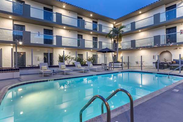Pool - Comfort Inn Old Town San Diego - I-5, Exit 19