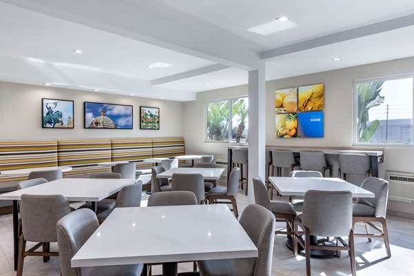 Amenities - Comfort Inn Old Town San Diego - I-5, Exit 19