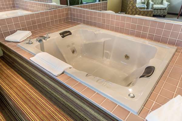 Suite - Quality Inn Athens