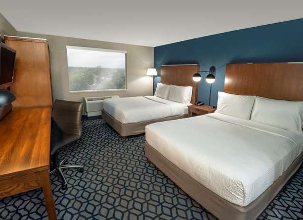  - Niagara Riverside Resort Niagara Falls