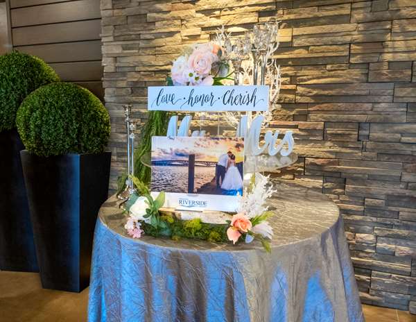  - Niagara Riverside Resort Niagara Falls