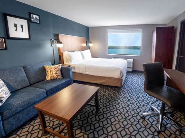  - Niagara Riverside Resort Niagara Falls