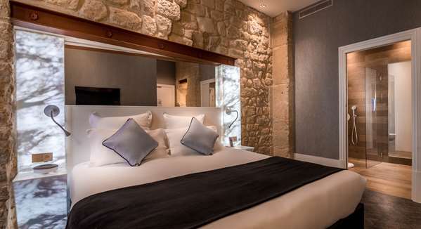 Guest Room,On-Site