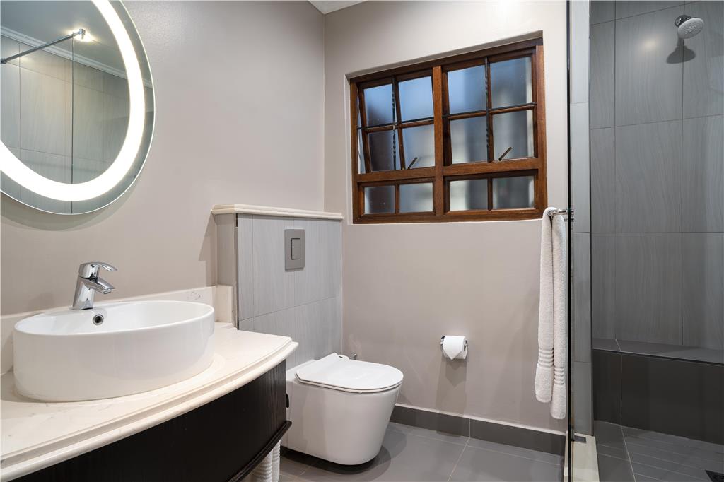 PREMIER HOTEL ROODEVALLEY-guestroom-Guest Room,Bathroom,On-Site.jpg