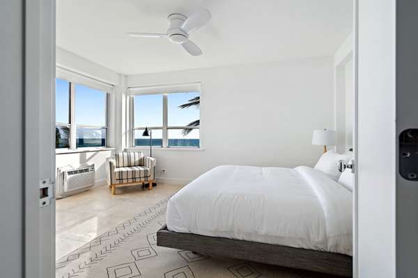 Beach - Ambassador Hotel Palm Beach