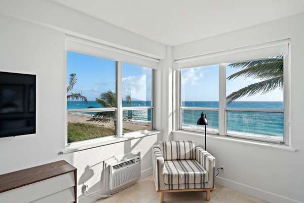 Beach - Ambassador Hotel Palm Beach