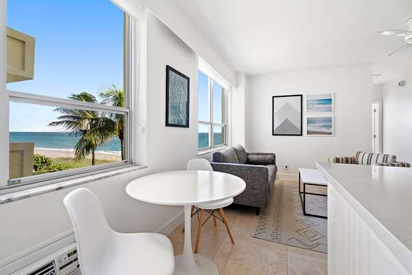 Beach - Ambassador Hotel Palm Beach