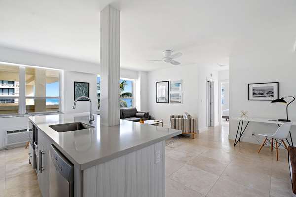 Beach - Ambassador Hotel Palm Beach