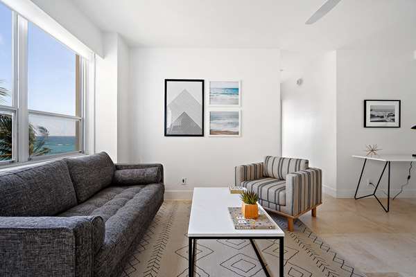 Beach - Ambassador Hotel Palm Beach