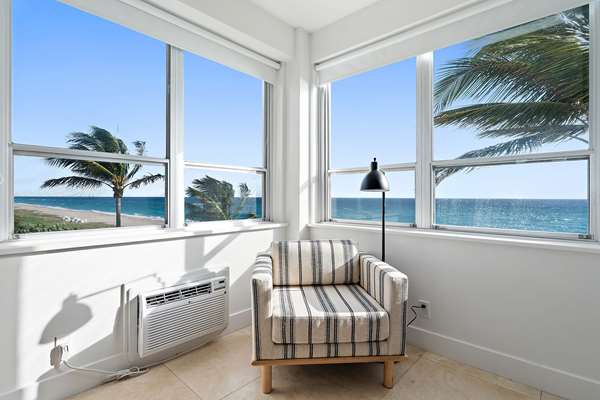 Beach - Ambassador Hotel Palm Beach