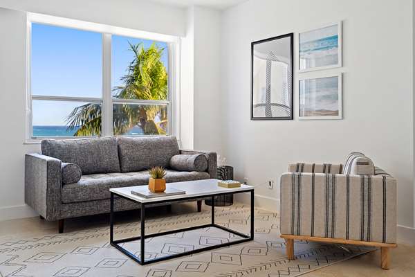 Beach - Ambassador Hotel Palm Beach