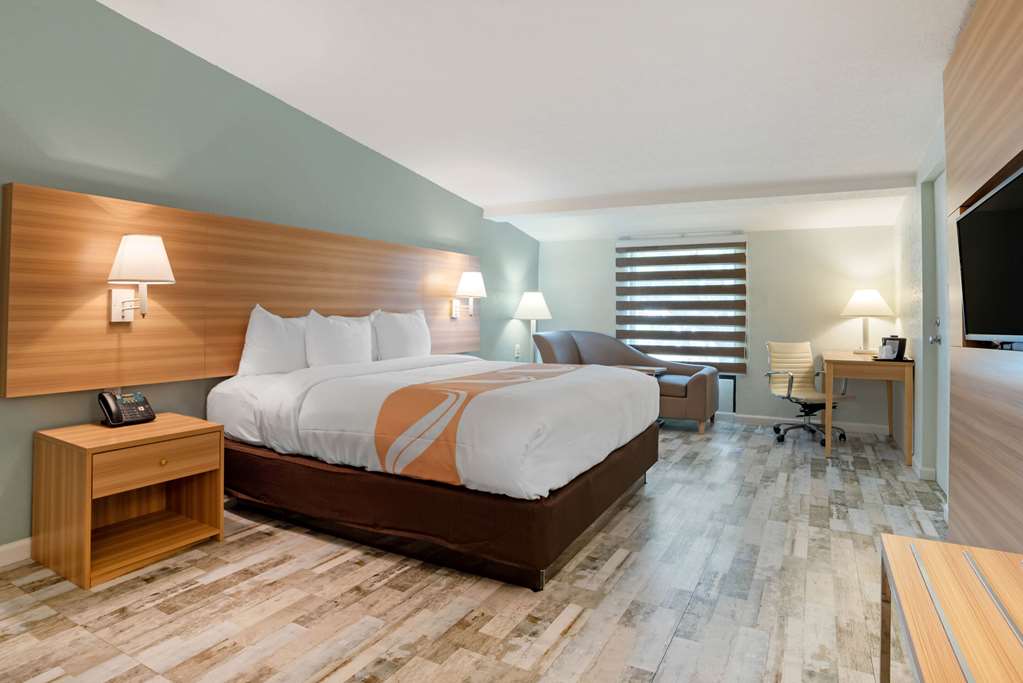 QUALITY INN FORT WALTON BEACH - DES-guestroom-Guest Room,On-Site.jpg