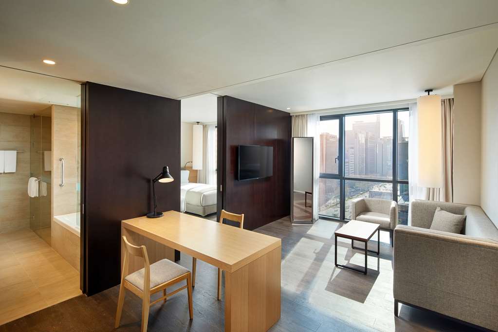 Shilla Stay Samsung-guestroom-Guest Room,Suite,On-Site.jpg