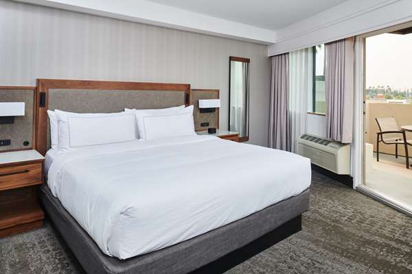  - DoubleTree by Hilton Hotel Fullerton