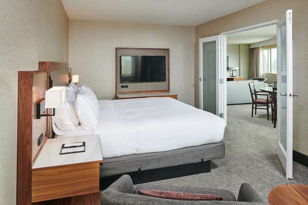  - DoubleTree by Hilton Hotel Fullerton