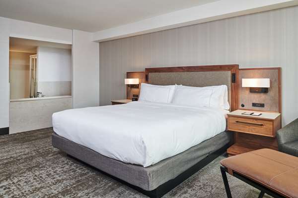  - DoubleTree by Hilton Hotel Fullerton