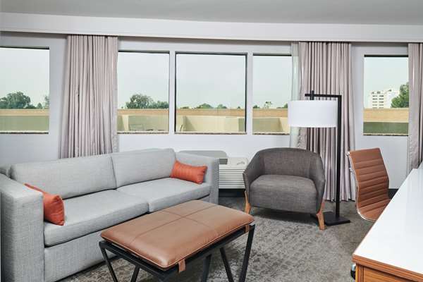  - DoubleTree by Hilton Hotel Fullerton