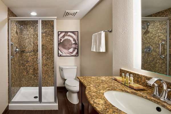  - DoubleTree by Hilton Hotel Fullerton