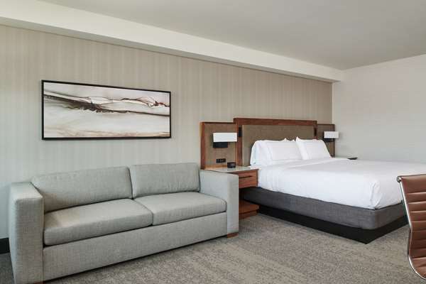  - DoubleTree by Hilton Hotel Fullerton