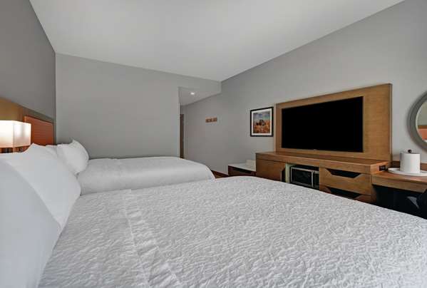  - Hampton Inn South Midland - I-20, Exit 136