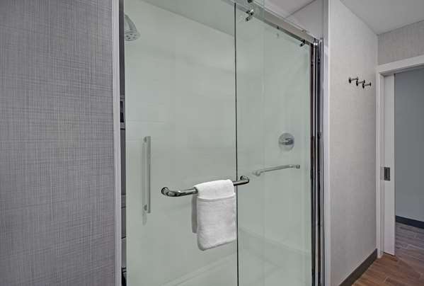  - Hampton Inn South Midland - I-20, Exit 136