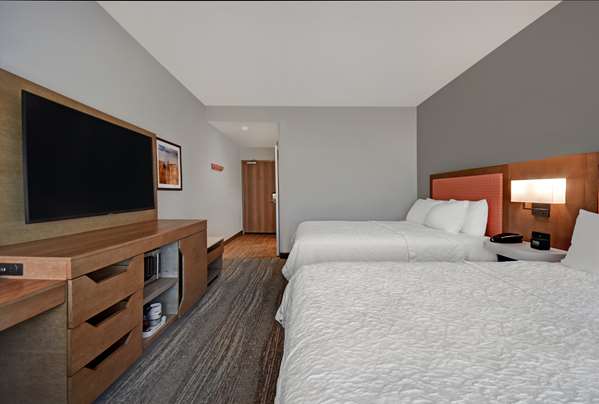  - Hampton Inn South Midland - I-20, Exit 136