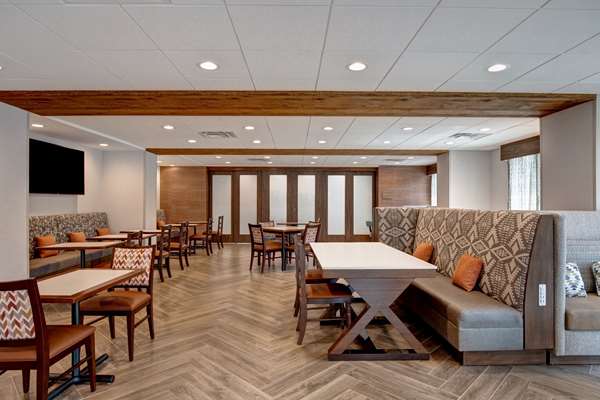 Amenities - Hampton Inn South Santa Fe