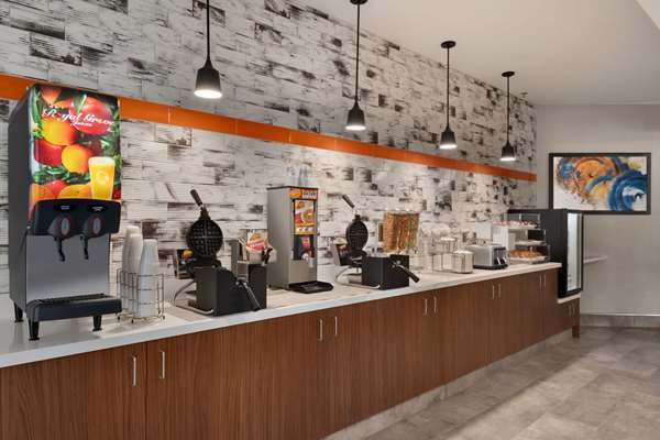  - La Quinta Inns & Suites Springfield - I-5, Exit 195