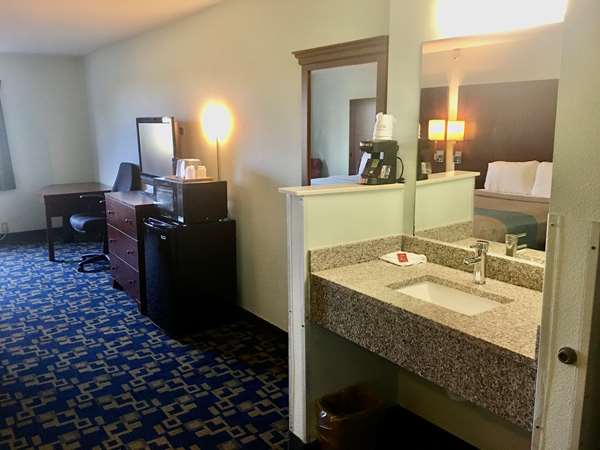  - SureStay Hotel by Best Western Weimar - I-10, Exit 682