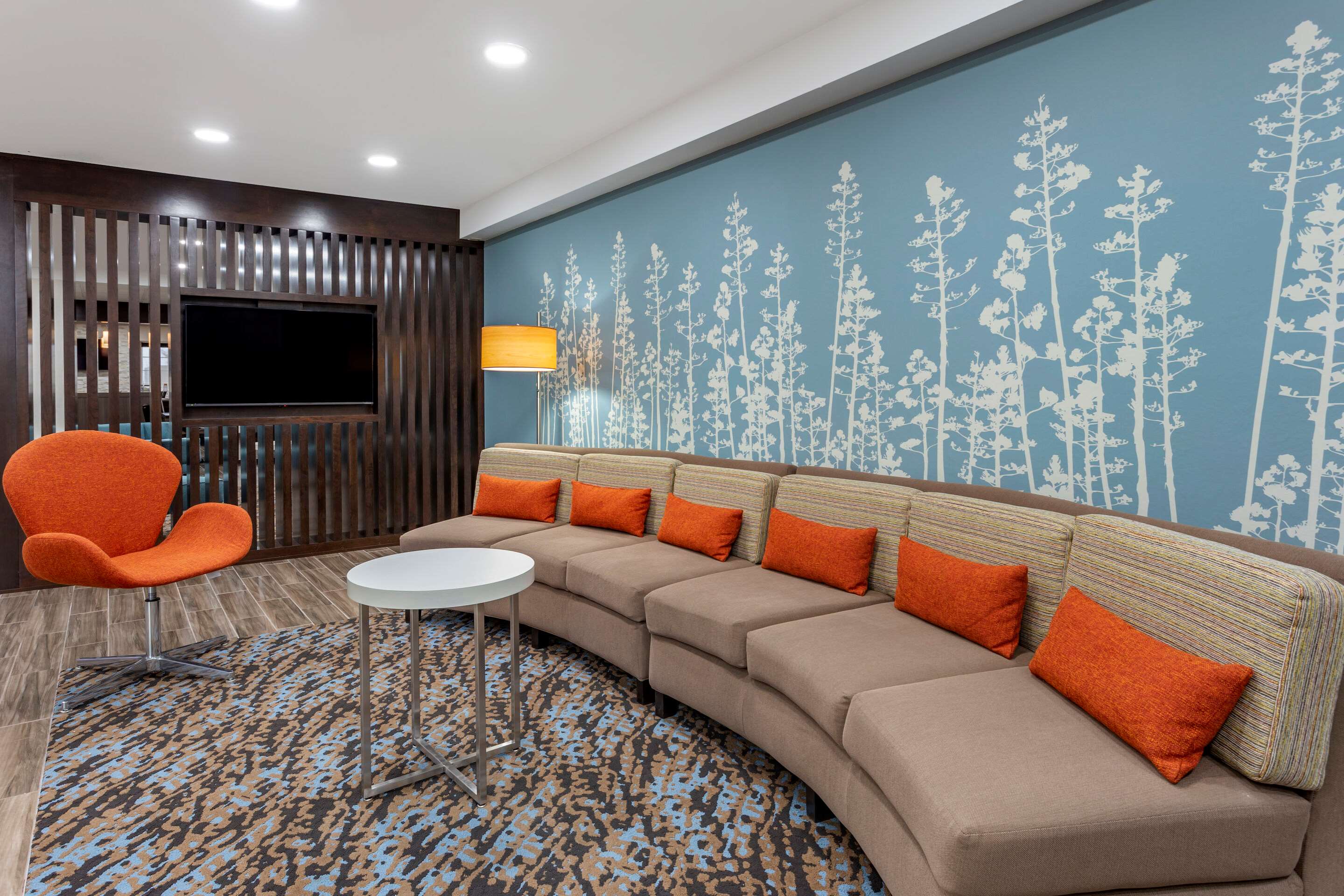 Lobby with sitting area | Sleep Inn St. Robert-Fort Leonard Wood
