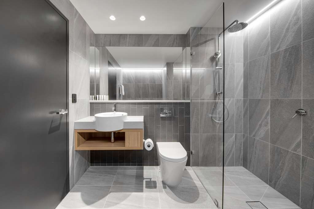 VIBE HOTEL HOBART-guestroom-Guest Room,Bathroom,On-Site.jpg