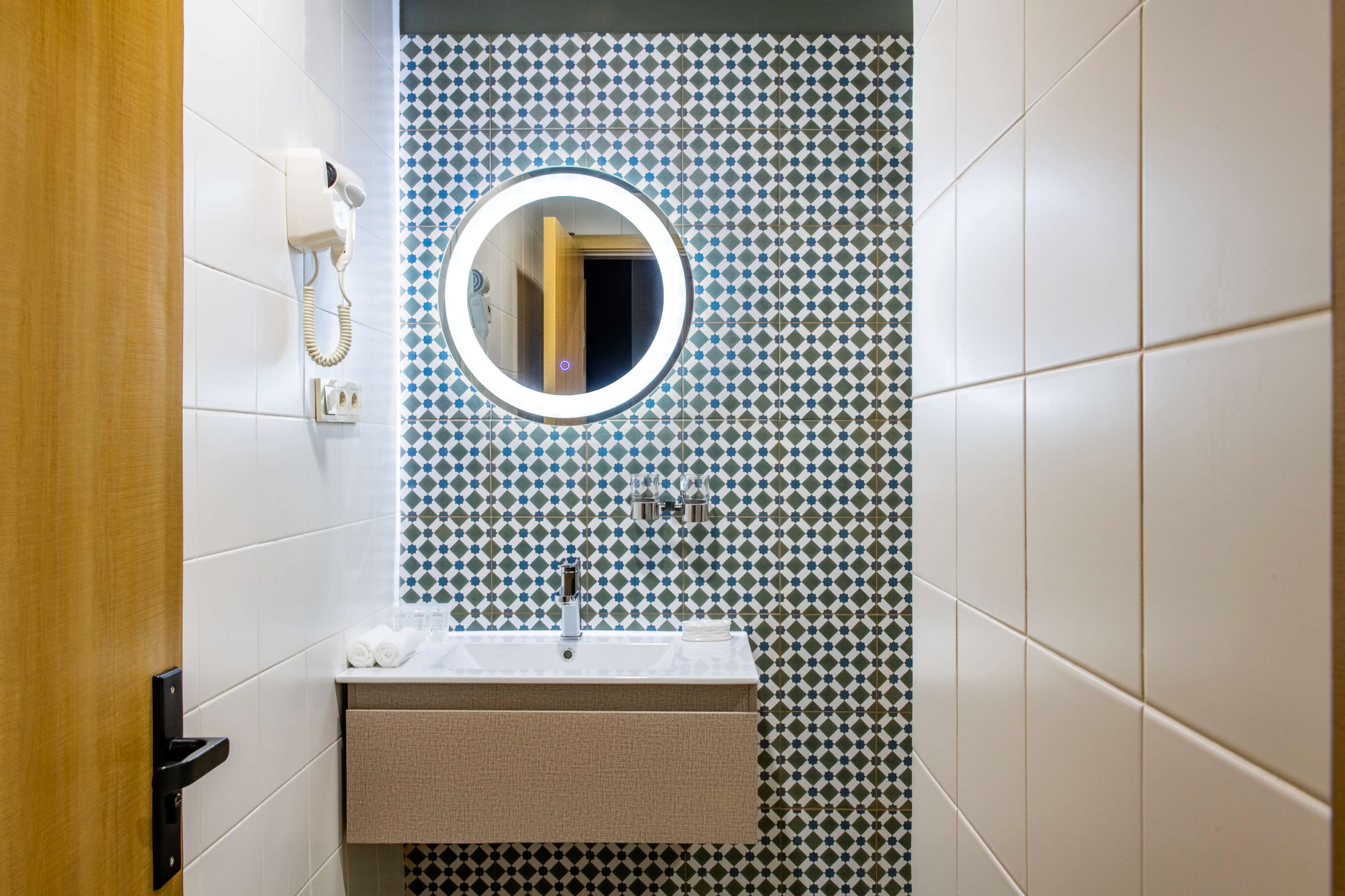 Best Western Gudauri Room Type - 2 Single Beds, Non-Smoking, Standard Room, Balcony, Mountain View, In-Room Safe, Coffee And Tea Make Best Western Gudauri Room Type - 2 Single Beds, Non-Smoking, Standard Room, Balcony, Mountain View, In-Room Safe, Coffee And Tea Make