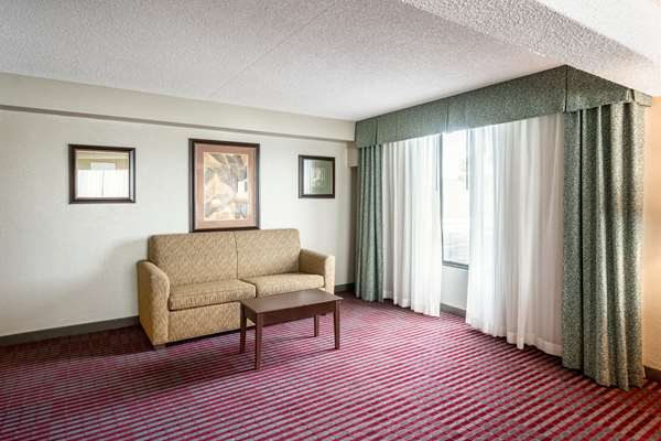 Suite - Quality Inn North Lakeland - I-4, Exit 32
