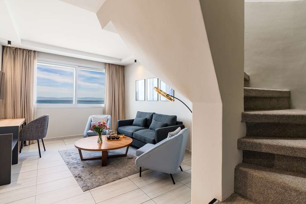KENZI SOLAZUR-guestroom-Guest Room,On-Site.jpg
