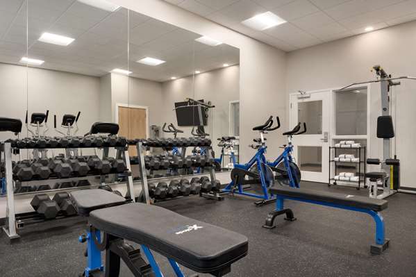 Fitness/ Exercise Room - Microtel Inn & Suites by Wyndham Kelowna