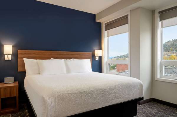 Suite - Microtel Inn & Suites by Wyndham Kelowna