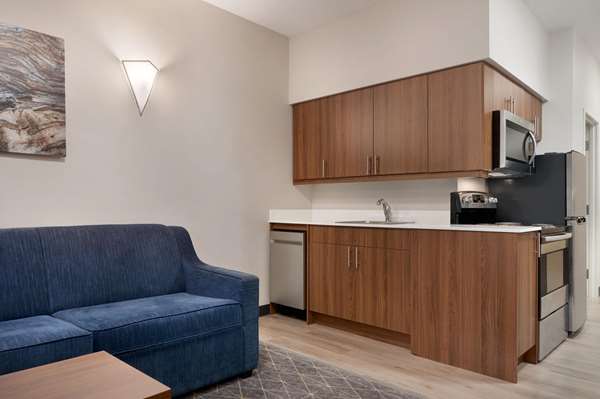 Suite - Microtel Inn & Suites by Wyndham Kelowna