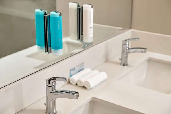 Suite - Microtel Inn & Suites by Wyndham Kelowna