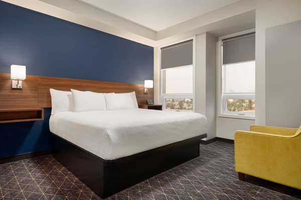 Suite - Microtel Inn & Suites by Wyndham Kelowna