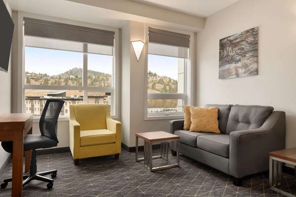 Suite - Microtel Inn & Suites by Wyndham Kelowna