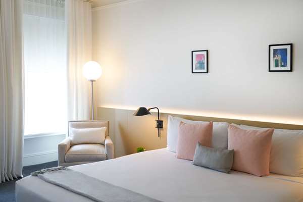  - Ambassador Hotel Downtown Chicago