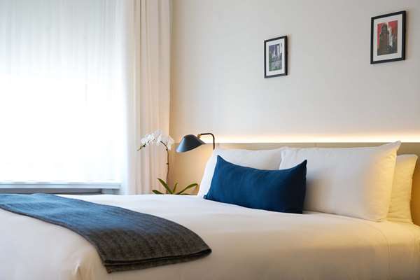  - Ambassador Hotel Downtown Chicago