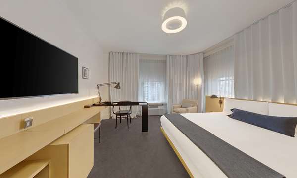  - Ambassador Hotel Downtown Chicago